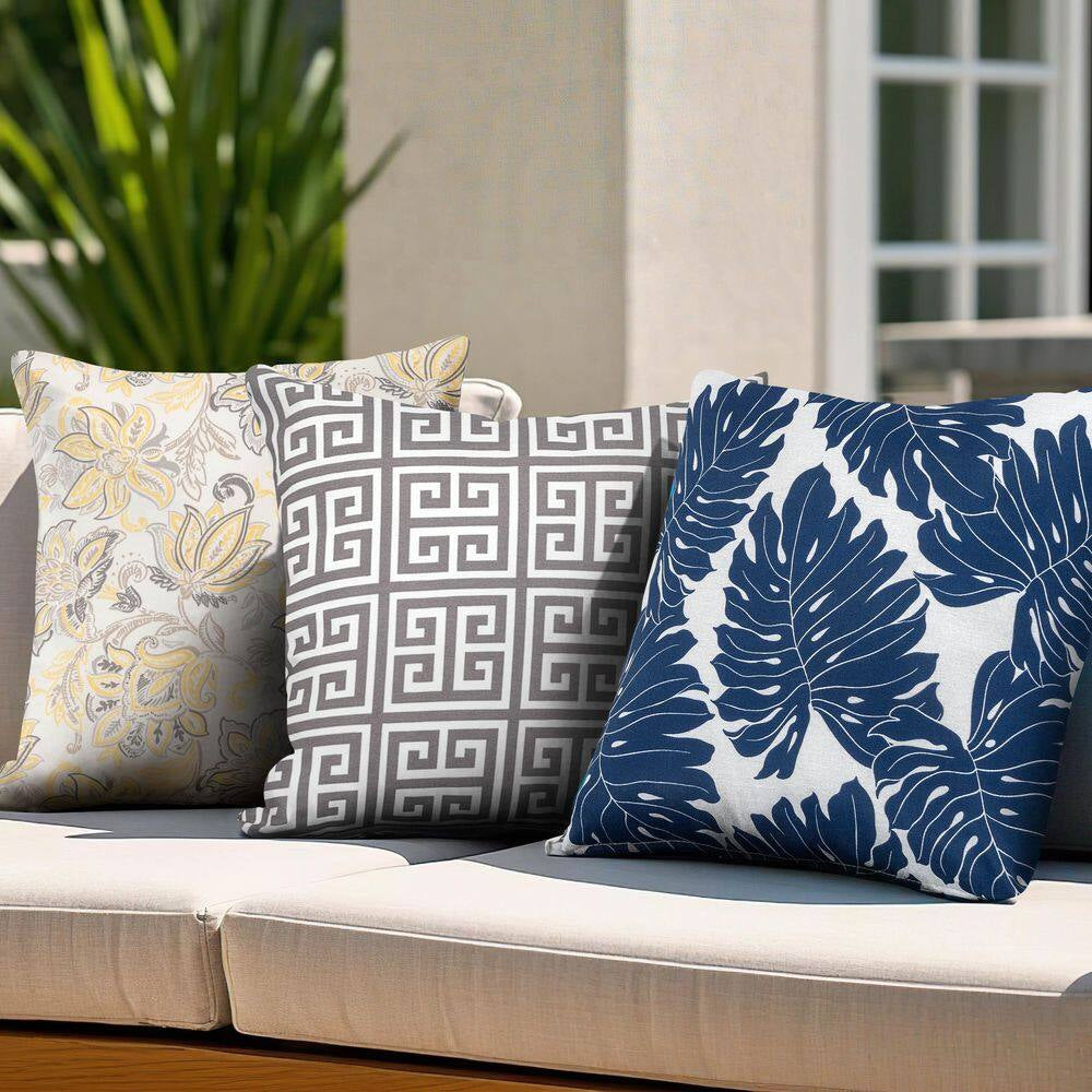 17.3 In. X 17.3 In. Patio Square Outdoor Throw Pillow in Palm Leaf (2-Pack)