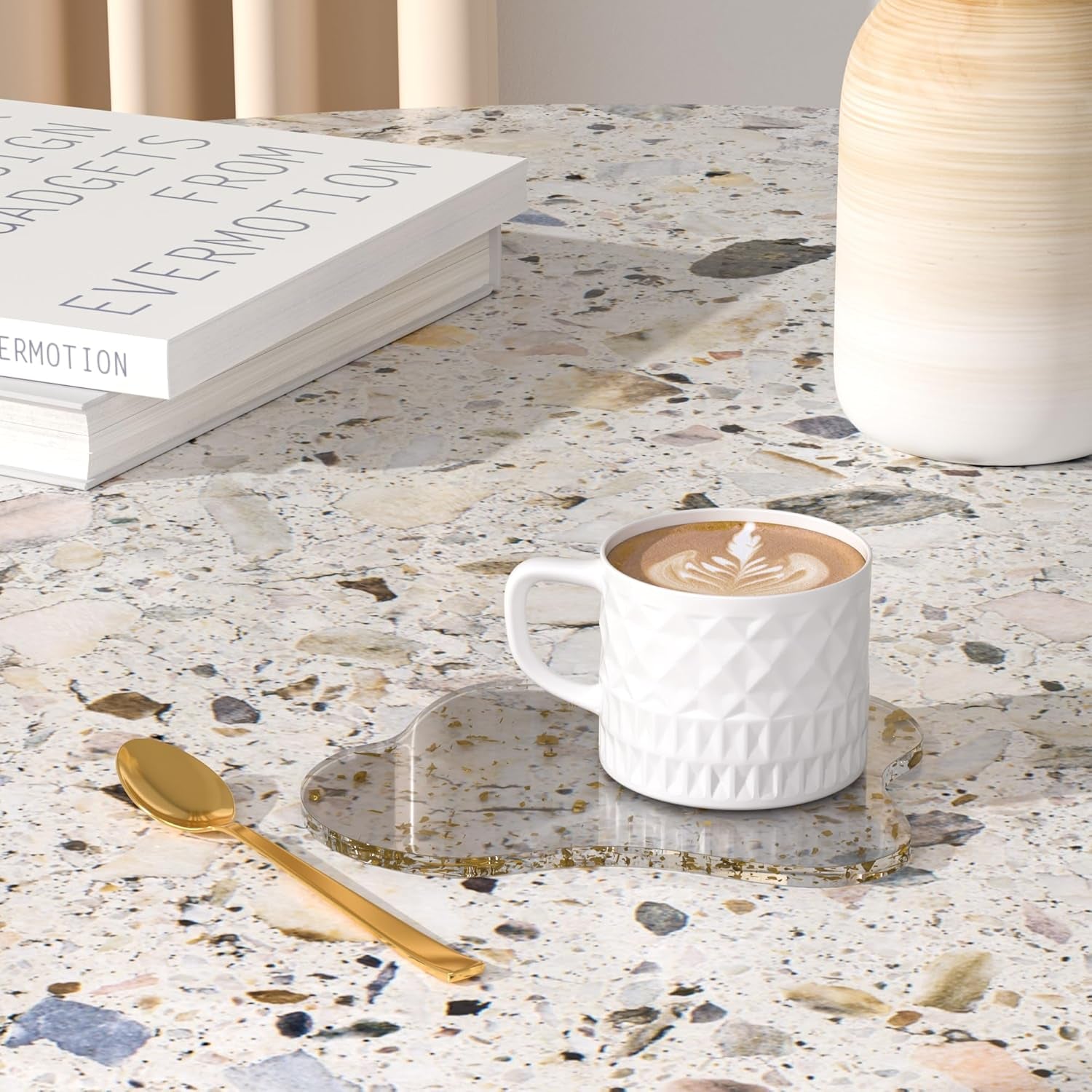 Acrylic Coaster Decorative Plates, Irregular Bar Drink Coaster, Clear Cloud Shape Coffee Cup Coaster, Perfect for Tabletop Protection and Accessories Display.(Gold)